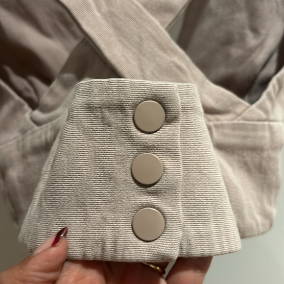 Aritzia Wilfred Linen Plunge Neck Cross Back Crop Top - Picture 4 of 5